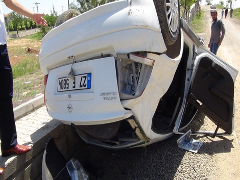 Otomobil şarampole yuvarlandı: 3 yaralı 3