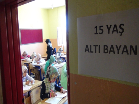 Umre ödüllü KDSS sınavı Çınar’da yapıldı 10