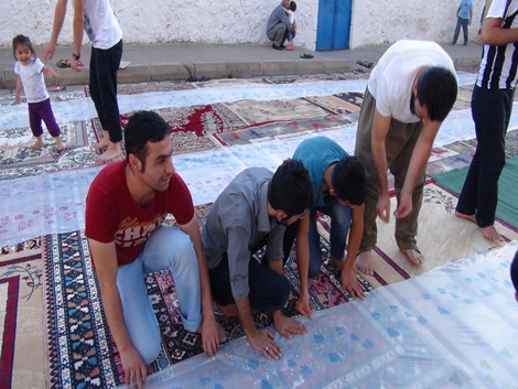 Şefkat der 700 kişilik iftar yemeği verdi 11