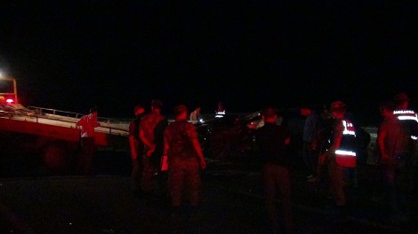 Çınar'da yoldan çıkan otomobil takla attı: 1 ölü, 4 yaralı 19