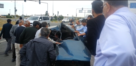 Çınar-Diyarbakır yolunda otomobil ile TIR çarpıştı: 3 yaralı 2
