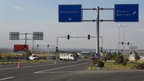 Trafik ışıklarının çalışmaması kazalara davetiye çıkarıyor