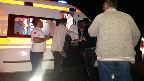 Yola açılan 3 metrelik çukur kazaya neden oldu: 1’i ağır, 8 kişi yaralan 13