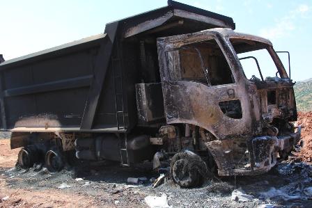 Adıyaman'da baraj inşaatındaki 5 iş makinesi PKK'lılar tarafından yakıld 11