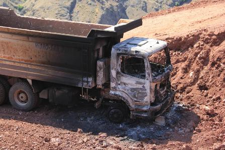 Adıyaman'da baraj inşaatındaki 5 iş makinesi PKK'lılar tarafından yakıld 2