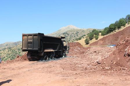 Adıyaman'da baraj inşaatındaki 5 iş makinesi PKK'lılar tarafından yakıld 9