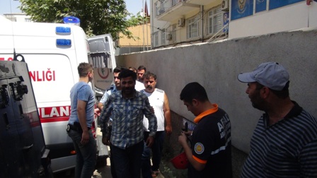 Çınar'da 50 metrelik direğe çıkan şahıs 17 saat sonra indi 40