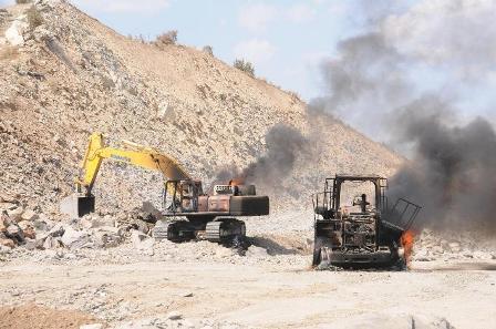 Şırnak'ta PKK'lılar 30 iş makinesini yaktı 4