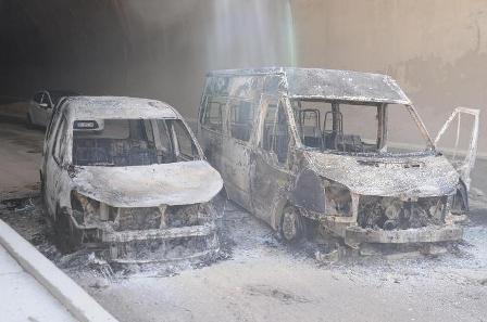 Şırnak'ta PKK'lılar 30 iş makinesini yaktı 7