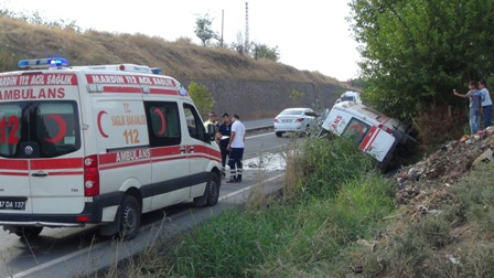 Çınar'da kamyonun sıkıştırdığı ambulans kaza yaptı 4