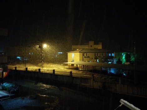 Çınar yoğun kar yağışı altında 8