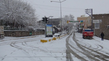 Çınar’da yoğun kar yağışı devam ediyor 12