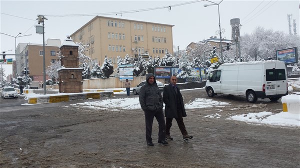 Çınar’da yoğun kar yağışı devam ediyor 27