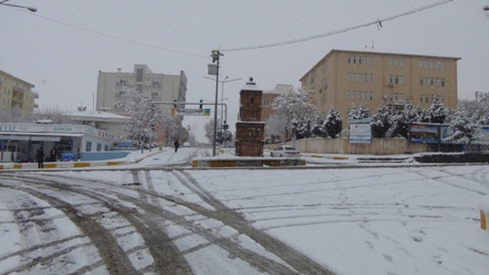 Çınar’da yoğun kar yağışı devam ediyor 7