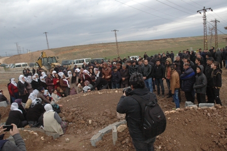 Açıkgöz ailesi gözyaşları içerisinde toprağa verildi 6