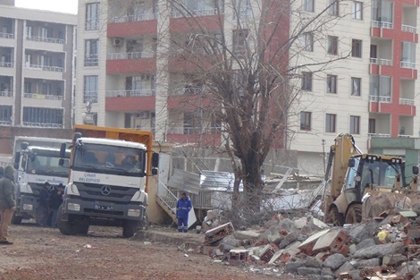 Çınar'da bombalı sladırı 3