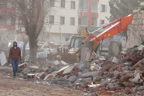 Çınar'da bombalı sladırı 5