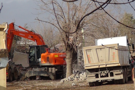 Çınar'da bombalı sladırı