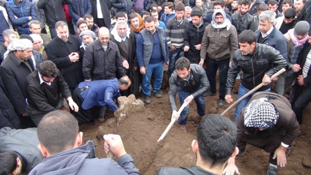 Cafer Gizli tekbirlerle defnedildi 33