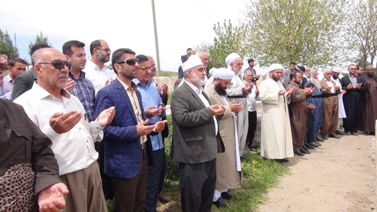 Yurt dışından gelen heyet Karacadağ şehitliklerini ziyaret etti 11