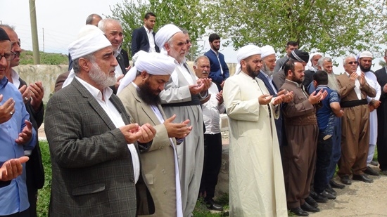 Yurt dışından gelen heyet Karacadağ şehitliklerini ziyaret etti 12