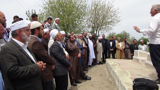 Yurt dışından gelen heyet Karacadağ şehitliklerini ziyaret etti 23