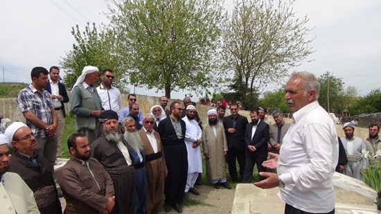 Yurt dışından gelen heyet Karacadağ şehitliklerini ziyaret etti 33