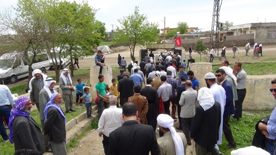 Yurt dışından gelen heyet Karacadağ şehitliklerini ziyaret etti 34