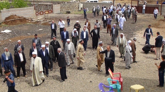 Yurt dışından gelen heyet Karacadağ şehitliklerini ziyaret etti 37