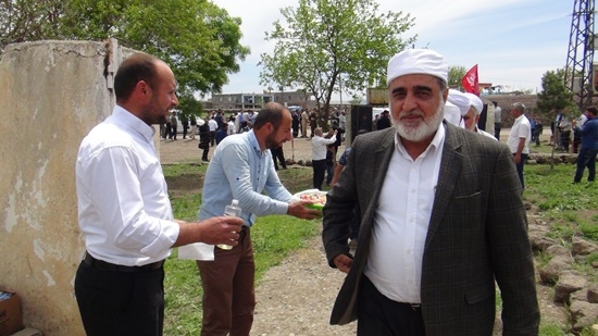Yurt dışından gelen heyet Karacadağ şehitliklerini ziyaret etti 4