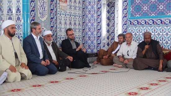 Yurt dışından gelen heyet Karacadağ şehitliklerini ziyaret etti 46