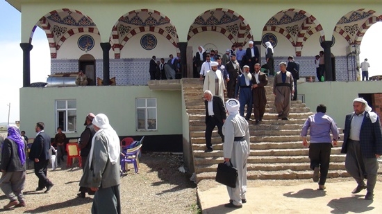 Yurt dışından gelen heyet Karacadağ şehitliklerini ziyaret etti 47