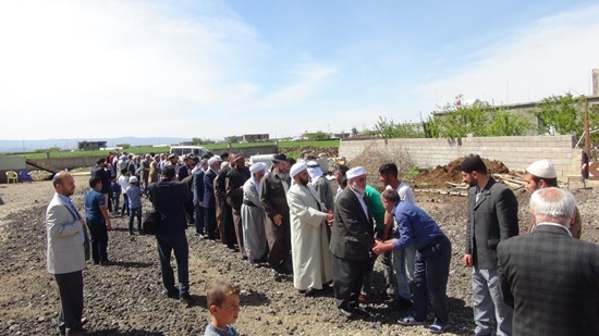 Yurt dışından gelen heyet Karacadağ şehitliklerini ziyaret etti 52