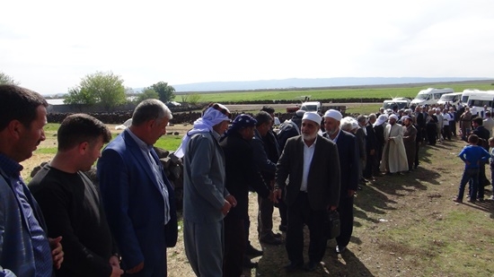 Yurt dışından gelen heyet Karacadağ şehitliklerini ziyaret etti 54