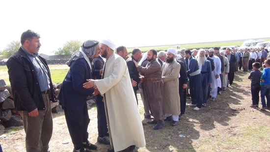 Yurt dışından gelen heyet Karacadağ şehitliklerini ziyaret etti 55