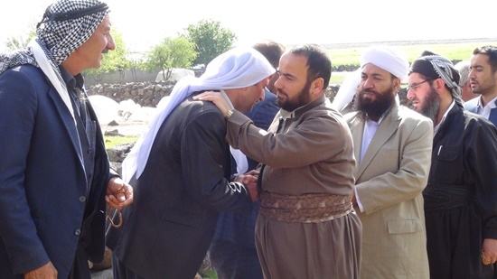 Yurt dışından gelen heyet Karacadağ şehitliklerini ziyaret etti 56