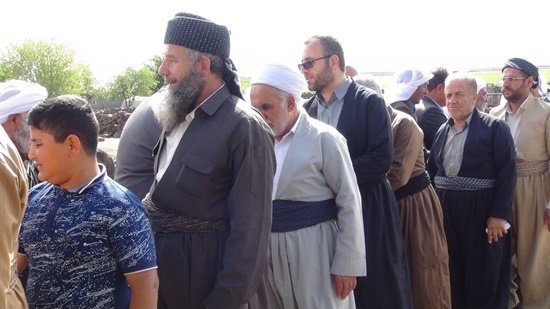 Yurt dışından gelen heyet Karacadağ şehitliklerini ziyaret etti 58