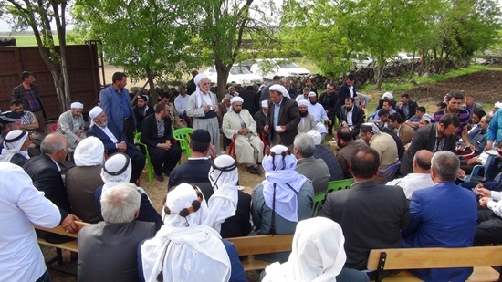 Yurt dışından gelen heyet Karacadağ şehitliklerini ziyaret etti 74