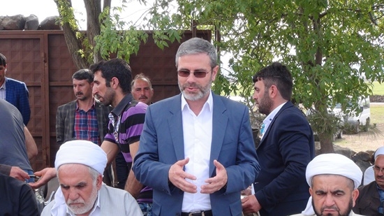 Yurt dışından gelen heyet Karacadağ şehitliklerini ziyaret etti 76