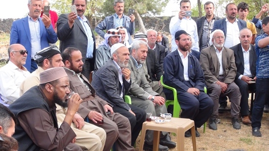 Yurt dışından gelen heyet Karacadağ şehitliklerini ziyaret etti 77