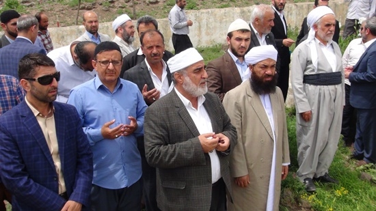 Yurt dışından gelen heyet Karacadağ şehitliklerini ziyaret etti 8