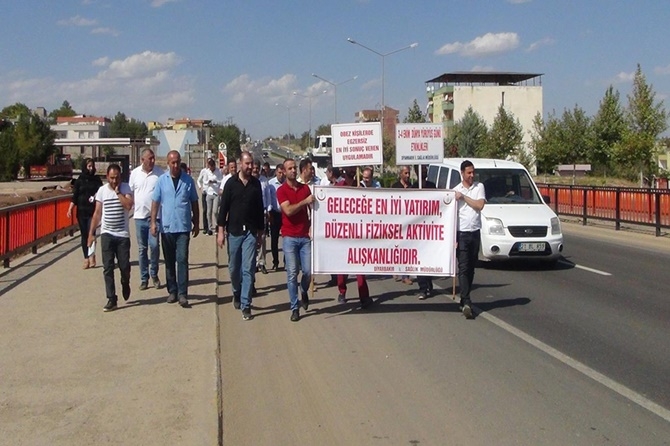 Hastane personelleri ‘sağlıklı yaşam’ için yürüdü 2