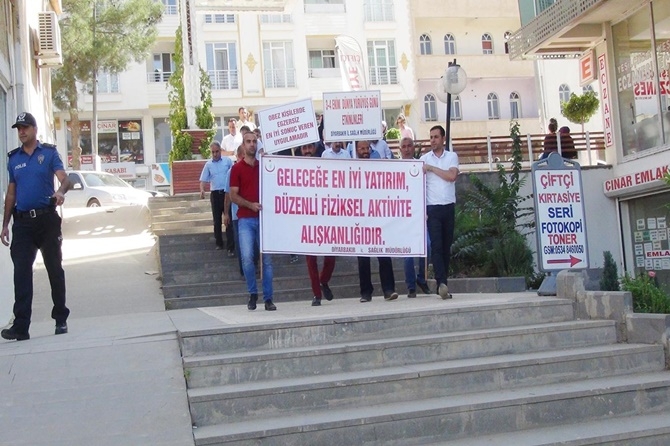 Hastane personelleri ‘sağlıklı yaşam’ için yürüdü 4