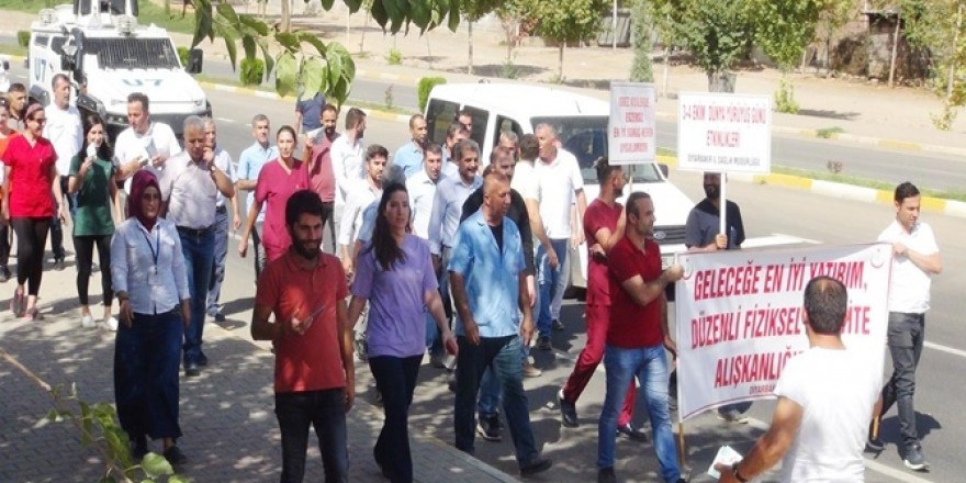 Hastane personelleri ‘sağlıklı yaşam’ için yürüdü