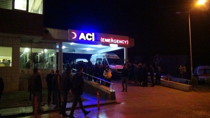 Çınar'da otobüs ile kamyon çarpıştı: 1 ölü 45 yaralı 24