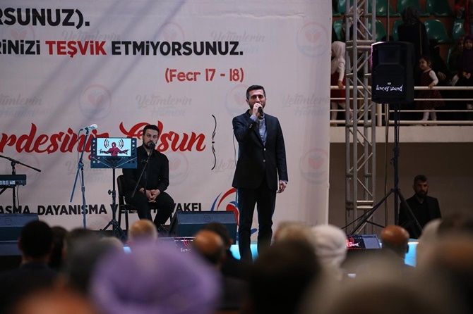 Yetimler yararına düzenlenen konser yoğun katılımla gerçekleşti 19