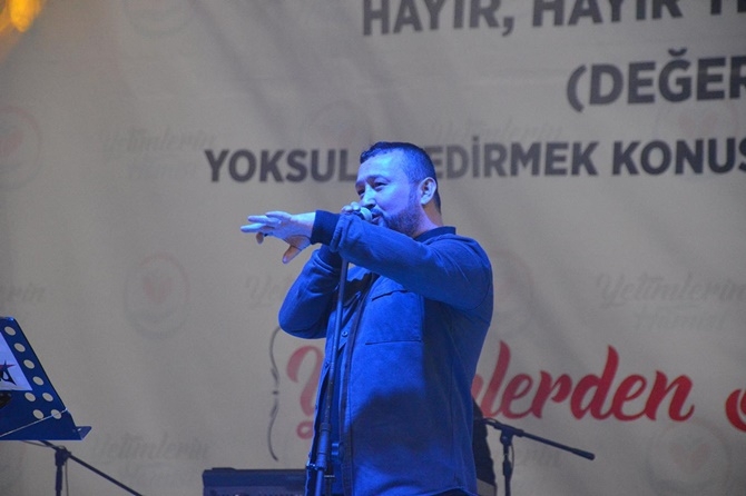 Yetimler yararına düzenlenen konser yoğun katılımla gerçekleşti 24