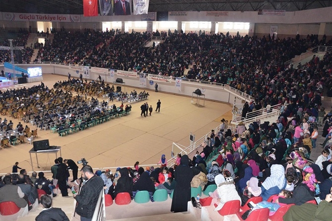 Yetimler yararına düzenlenen konser yoğun katılımla gerçekleşti 25