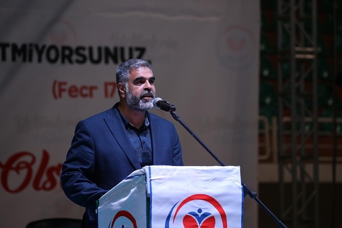 Yetimler yararına düzenlenen konser yoğun katılımla gerçekleşti 26