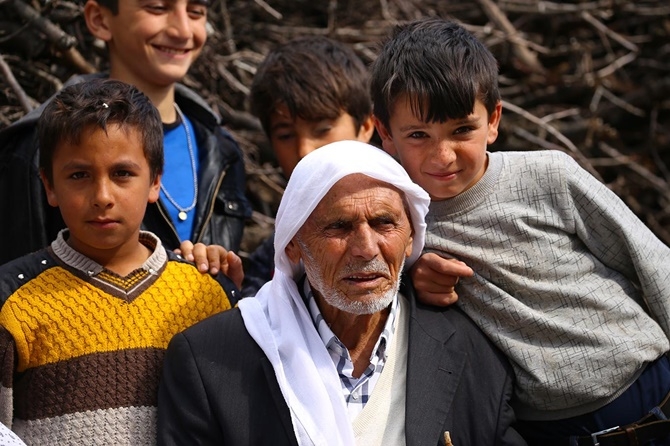 Taş kulelerde her yıl yüzlerce leylek kuluçkaya yatıyor 11
